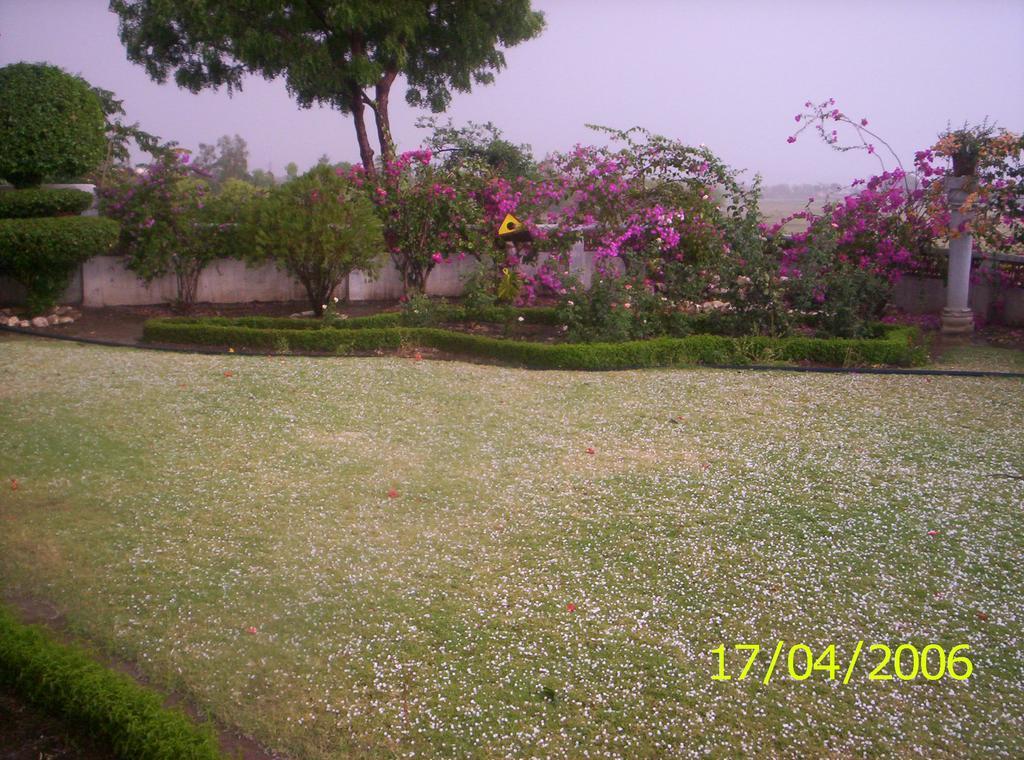 Jheelam Homestay Bhopal Extérieur photo