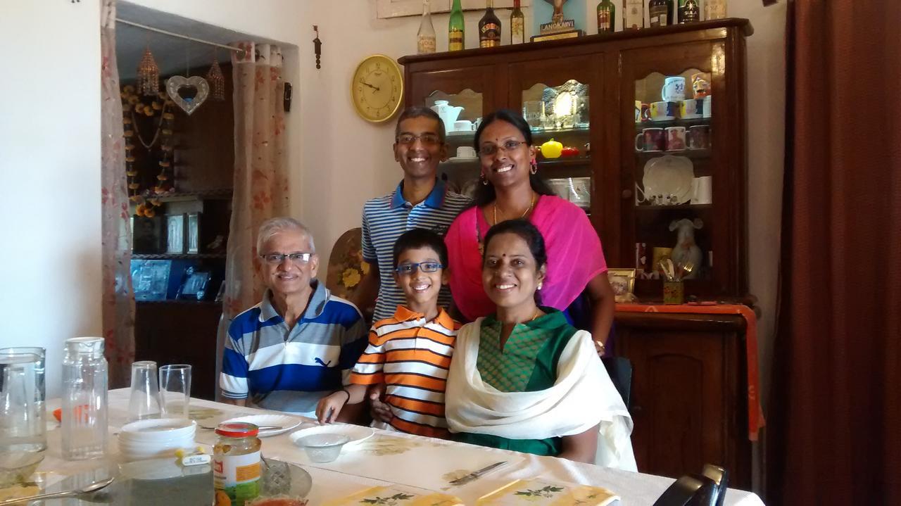 Jheelam Homestay Bhopal Extérieur photo